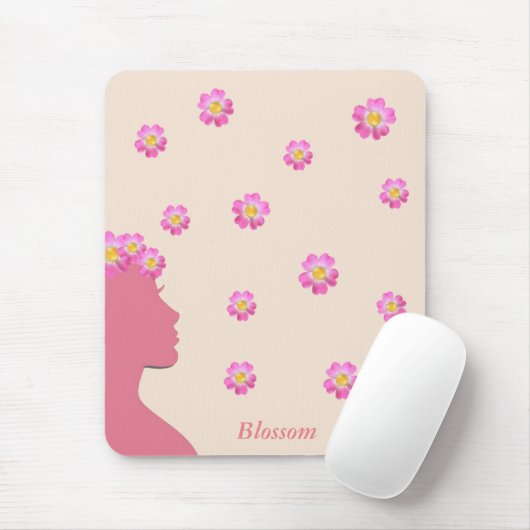 Vrouw silhouet, roze bloemen en tekst op beige muismat (Met muis)