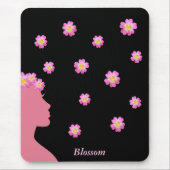 Vrouw silhouet, roze bloemen en tekst op zwart muismat (Voorkant)