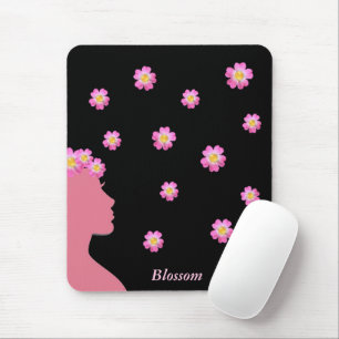 Vrouw silhouet, roze bloemen & tekst op zwart muismat