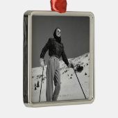 Vrouw Skier Metalen Ornament (Rechts)