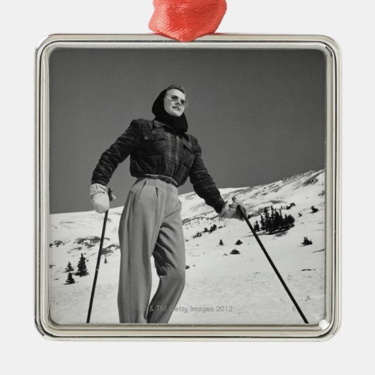 Vrouw Skier Metalen Ornament (Voorkant)