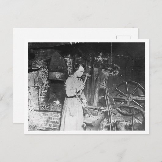  vrouw smid werken 1920 briefkaart (Voorkant / Achterkant)