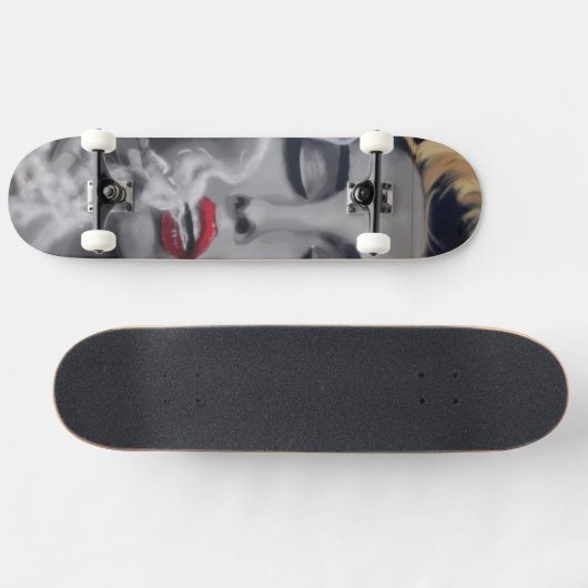 Vrouw Smoker Persoonlijk Skateboard (Horizontaal)