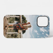 Vrouw staand op terras iPhone hoesje (Achterkant horizontaal)