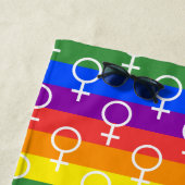 Vrouw Symbool regenboogpatroon Strandlaken (In situ)