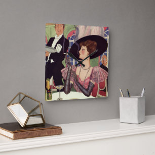 Vrouw uit het verleden die sigaret rookt en champa vierkante klok