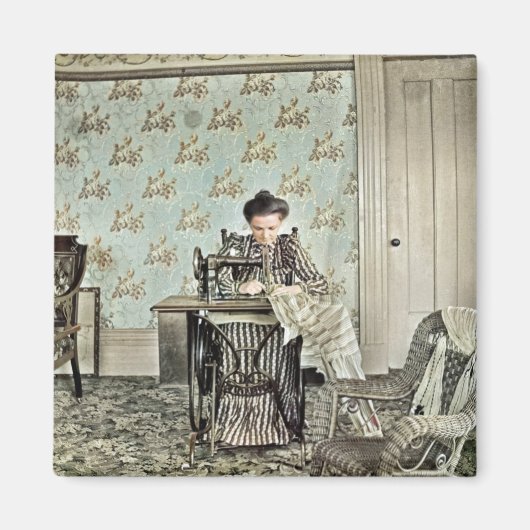 Vrouw van 1890 bij naaimachine Foto geblindeerd Magneet (Voorkant)