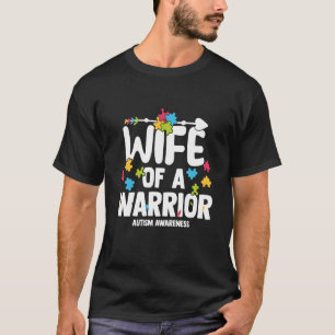 Vrouw van een krijgers autisme familie puzzel bewu t-shirt