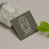 Vrouw verlaat Moon Arch Beauty Wellness Spa Salie Vierkante Visitekaartje