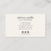 Vrouw verlaat Moon Arch SKINCARE Wellness Day Spa Visitekaartje (Achterkant)