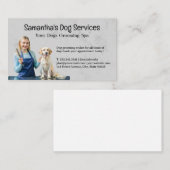 Vrouw verzorgt hond in salon  visitekaartje (Voorkant / Achterkant)