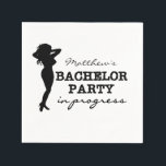 Vrouw vrijgezellenfeest gepersonaliseerde papieren servet<br><div class="desc">Papieren wegwerpluiers,  ideaal voor het vrijgezellenfeest,  hebben een zwart silhouet van een vrouw met zwarte tekst die Bachelor Party in Progress leest en een gebied heeft waar je de naam van de bachelor kunt toevoegen!</div>