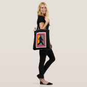 Vrouw Wandelt Zwart Tote Bag (Op model)