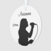 Vrouw Zanger Persoonlijke Naam en Jaar Ornament (voorkant)
