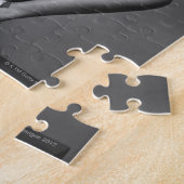Vrouw zit op de stoel legpuzzel (Zijkant)