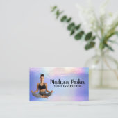 Vrouw zittend met gekruiste benen | Pastel Irides Visitekaartje (Staand voorkant)