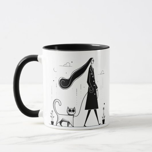 Vrouwe die haar schattige kattenkat Mok uitlaat (Links)