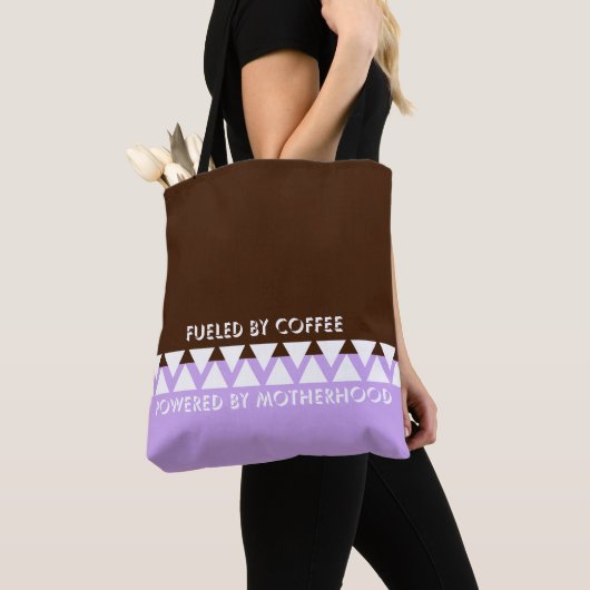 Vrouwelijk gestreepte typografie | Coffee Mom Quot Tote Bag (Dichtbij)