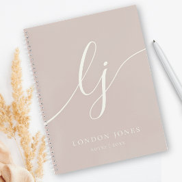 Vrouwelijk Monogram Calligrafie Roze Roze Ivoor In Notitieboek