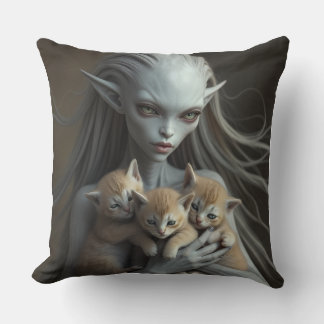 Vrouwelijke Alien met Kittens Kussen