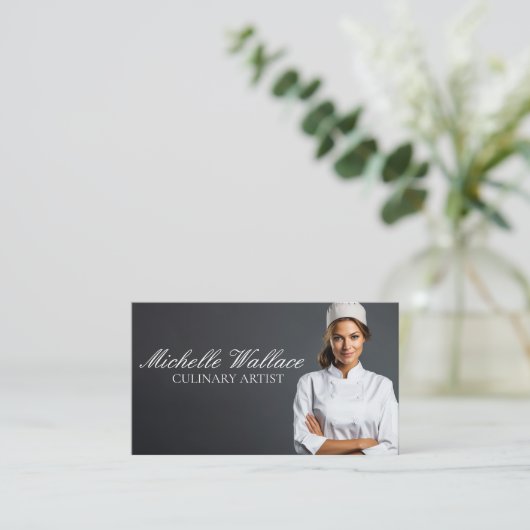 Vrouwelijke Chef Lachend | Culinair Visitekaartje (Staand voorkant)
