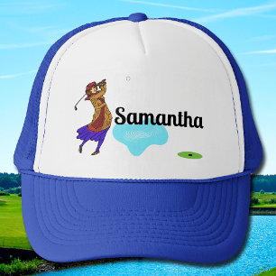 Vrouwelijke golfer slaat over waterhindernis trucker pet