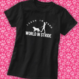 Vrouwelijke hondenuitlater  t-shirt
