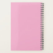 Vrouwelijke kat houdt dagelijkse planner vast (Achterkant)