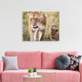 Vrouwelijke Leeuw met Welp Canvas Afdruk (Insitu (Woonkamer))