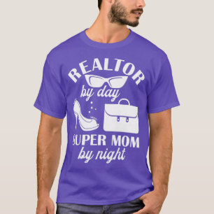 Vrouwelijke man tegen dag supermoeder tegen nacht t-shirt