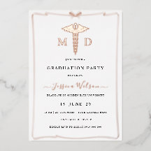 Vrouwelijke MD RN Caduceus afstudeerfoto