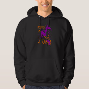 Vrouwelijke Moderne Heks Vliegend Rijdend Geen Bez Hoodie
