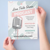 Vrouwelijke Podcast Talk Show Flyer (Hand)