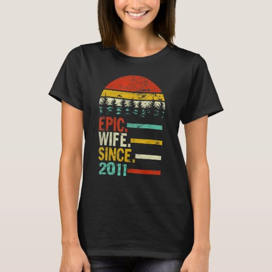 Vrouwelijke vrouw sinds 2011 t-shirt (Voorkant)