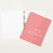 Vrouwelijke zachte perzikroze handgeschreven scrip planner (Display)