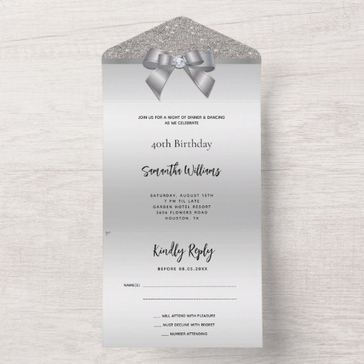 Vrouwelijke Zilveren Gem Bow & Glitter Verjaardag All In One Uitnodiging (Binnen)