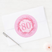 Vrouwen 80ste verjaardag Mooie Roze Swirly Ronde Sticker (Envelop)