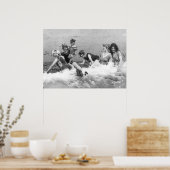 Vrouwen bij het strand, zwart-wit, oude foto  poster (Keuken)