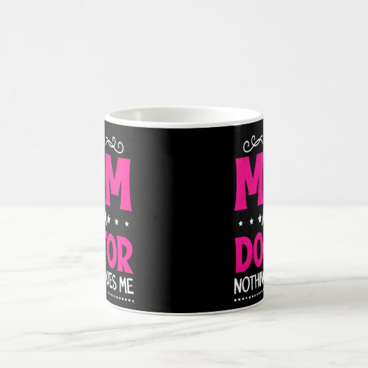 Vrouwen  dat ik moeder en dokter grappig ben koffiemok (Center)