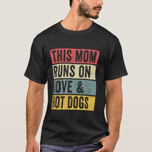 Vrouwen Deze Mam Runt Op Liefde En Hete Honden Gra T-shirt (Voorkant)