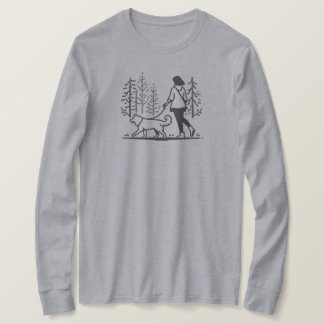 Vrouwen die haar hond door bomen lopen - lange mou t-shirt