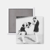 Vrouwen die hun haar drogen in het strand magneet (Voorkant / Achterkant)