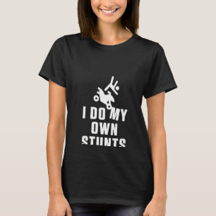 Vrouwen die ik zelf in mijn bezit heb, dragen Moto T-shirt