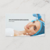 Vrouwen die microdermabrasie huidbehandeling krijg visitekaartje (Voorkant)