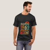 vrouwen die sinds 1962 60 jaar Geweldige zijn T-shirt (Voorkant volledig)