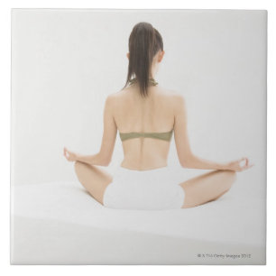 Vrouwen die yoga doen tegeltje