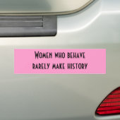 Vrouwen die zich zelden gedragen, maken geschieden bumpersticker (Op auto)