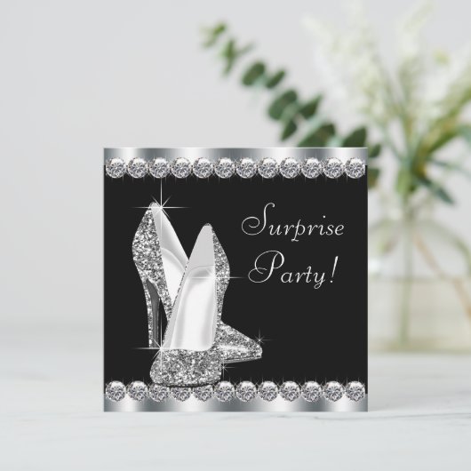 Vrouwen Elegant Black Surprise Verjaardagsfeest Kaart (Staand voorkant)