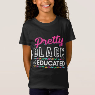 Vrouwen geven zwart en opgeleid zwart-Afrikaans T-shirt