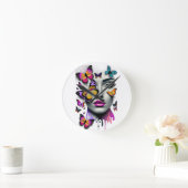 Vrouwen gezicht en vlinders, fantasie ronde klok (Huis)